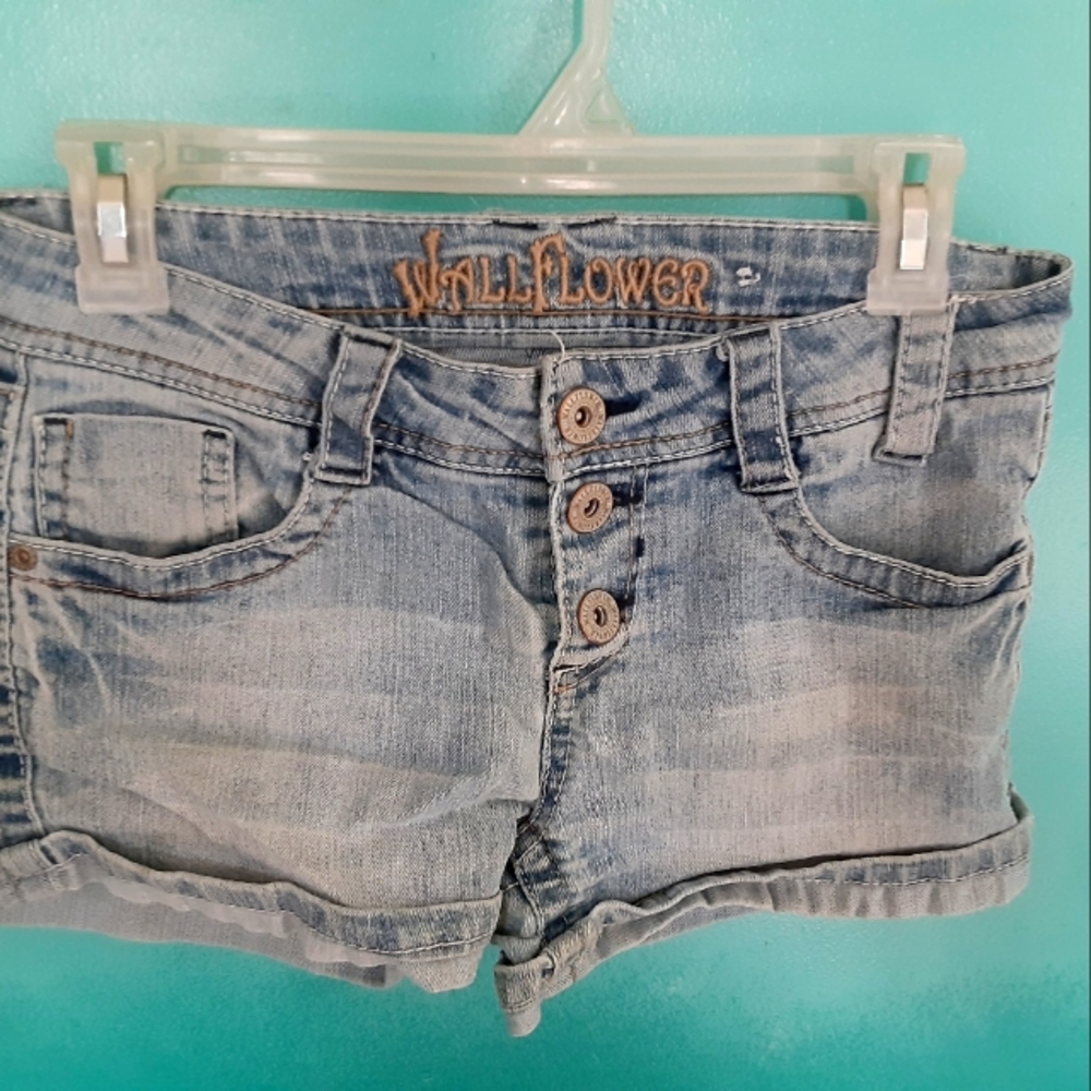 Women's Wallflower denim shorts